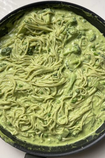 creamy green pasta pan