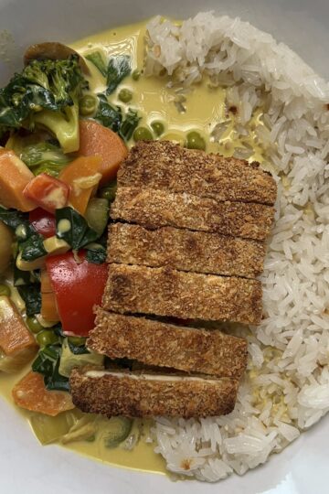 tofu katsu with curry and rice - close up