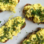 vegan egg salad toasts