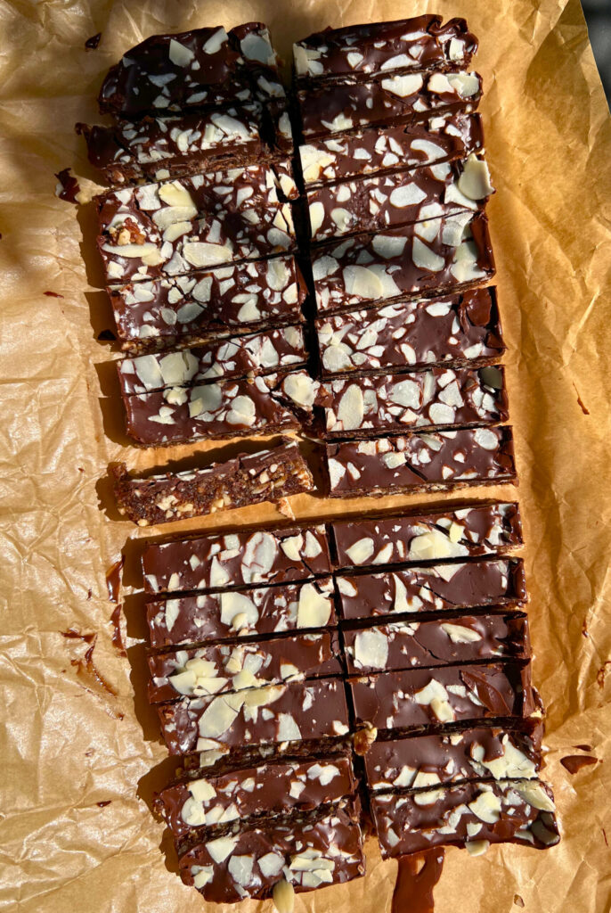 date bars - juicy and chocolaty