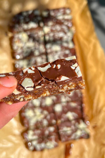 date bar - juicy and chocolaty