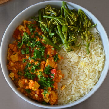 Protein Dahl bowl with basmati rice and brocollini