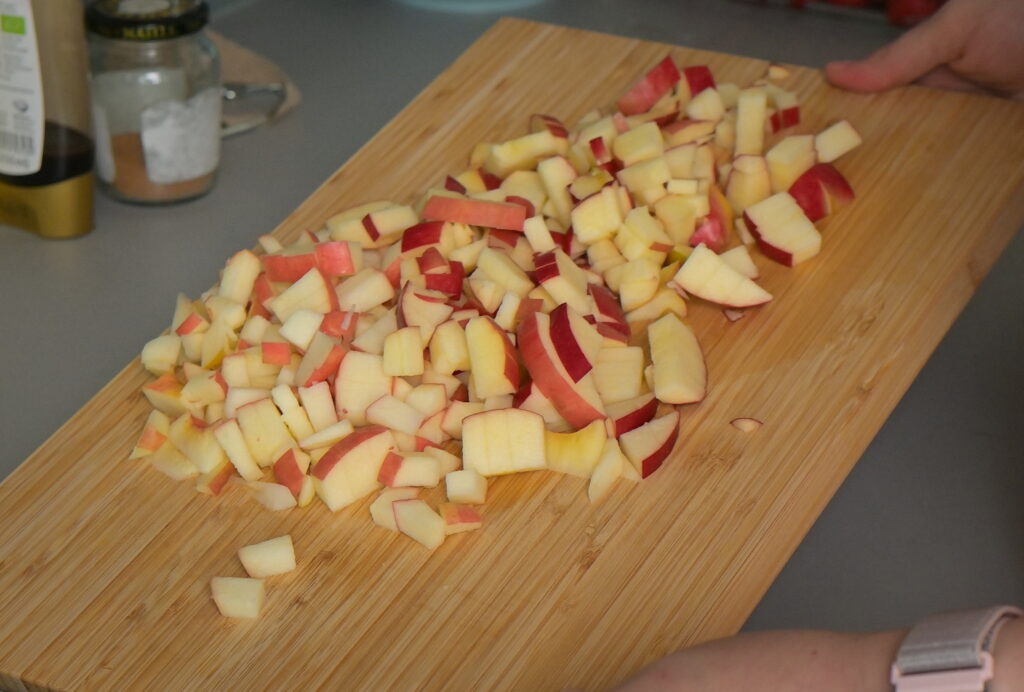 Chop the apples