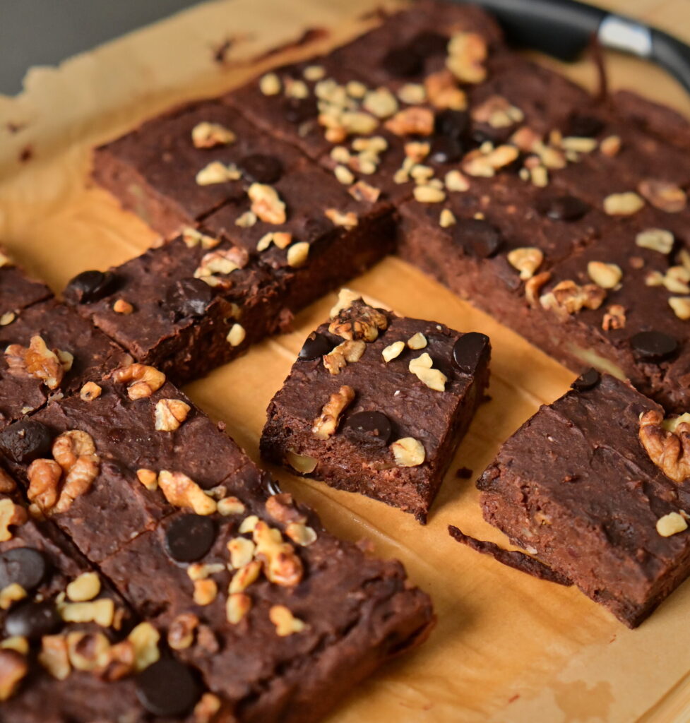 fudgy red bean brownies cubes
